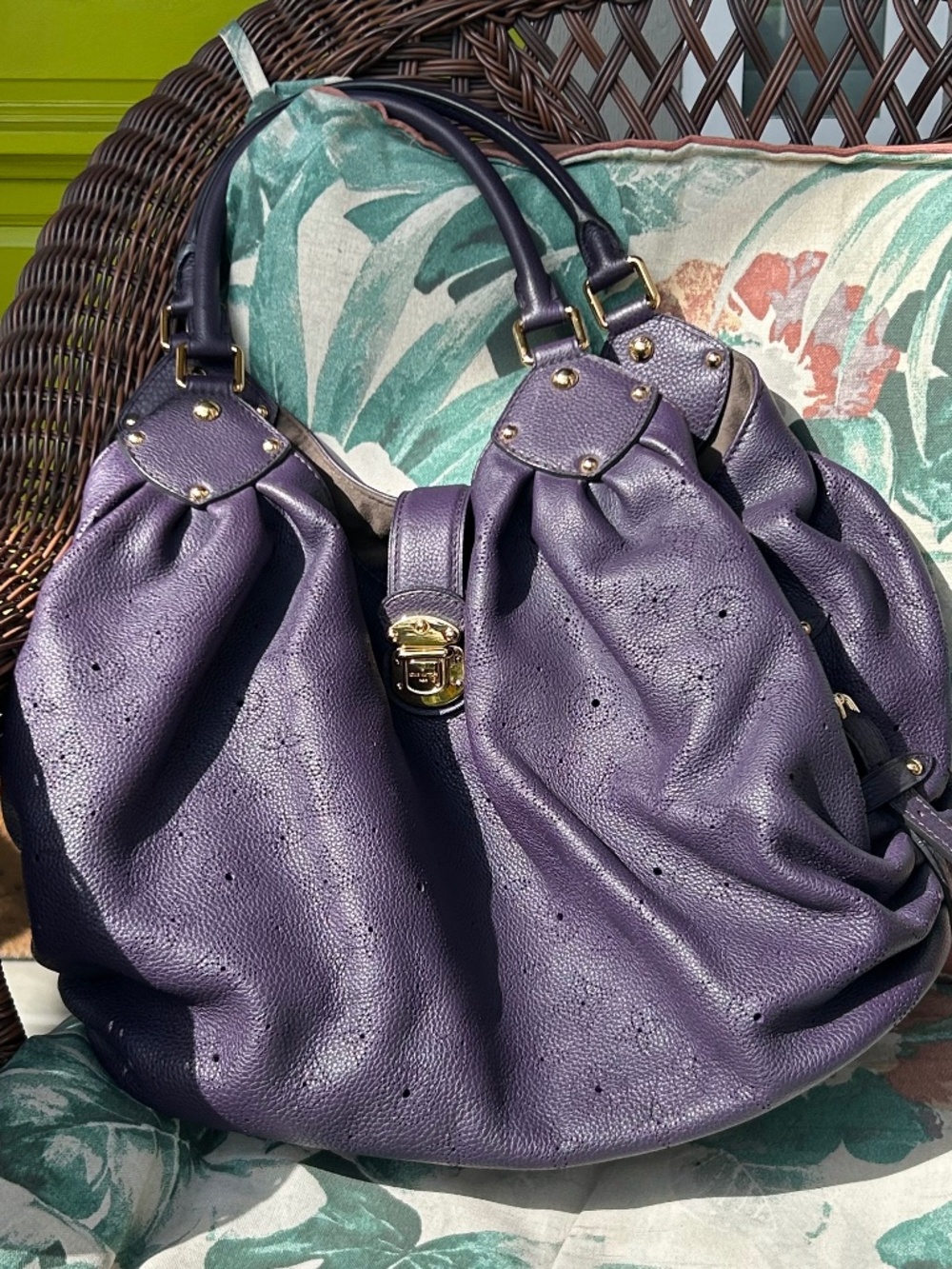 Louis Vuitton Mahina Hobo, Gorgeous Colour and Condition. Large